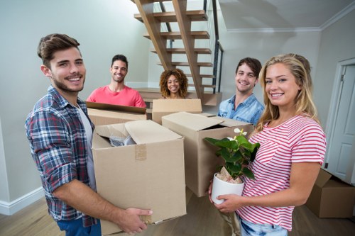 Local movers planning a residential move in Aperfield