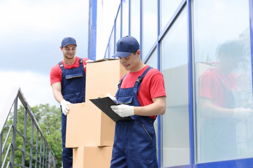 Packing and loading service for a home move in Aperfield