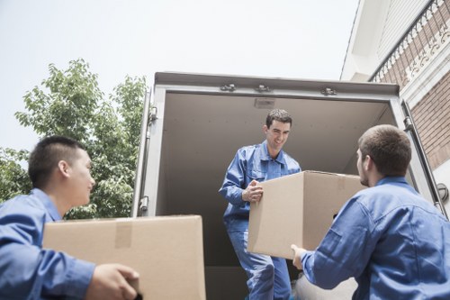 Local man and van removals support for homes in Aperfield