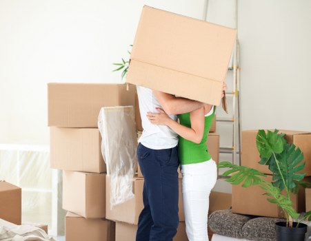 Residential moving support with a van in Aperfield