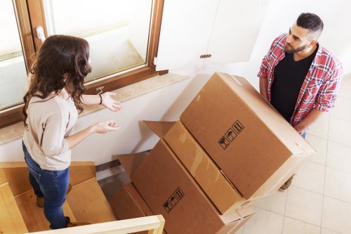 Transparent quote discussion for a house move with easy access